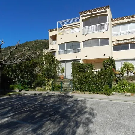 Apartment Le Lavandou, 2 Pieces, 4 Personnes - Fr-1-251-683